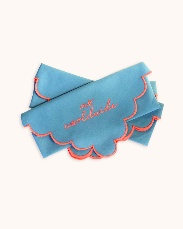 Scalloped Dinner Napkin Set