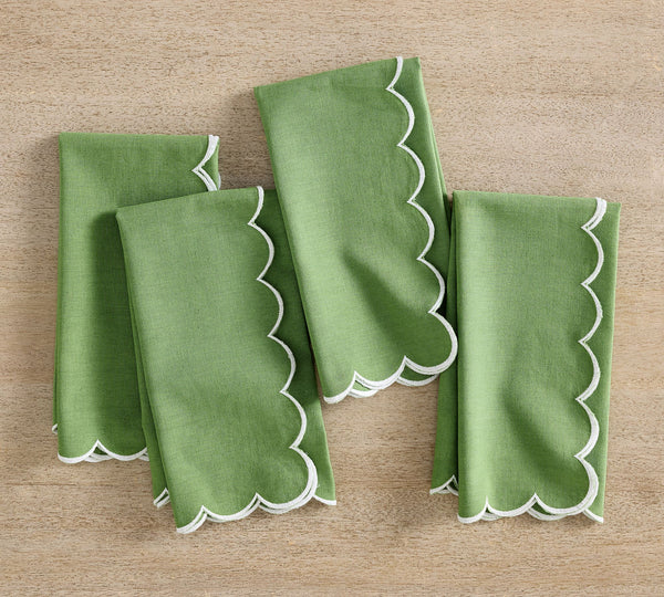 Scalloped Dinner Napkin Set